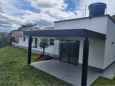 Casa de 4 alcobas en venta en Via Rionegro La Ceja Carmen De Viboral, Rionegro · foto 8 de 20