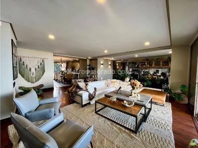 Apartamento de 3 alcobas en venta en El Poblado, Medellín, 260 m² · foto 2 de 20