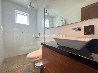 Casa de 4 alcobas en venta en Poblado San Lucas, Medellín, 272 m² · foto 4 de 10