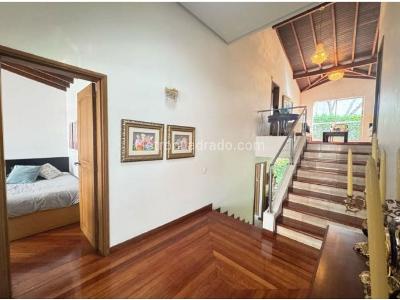 Casa de 4 alcobas en venta en Poblado San Lucas, Medellín, 272 m² · foto 10 de 10