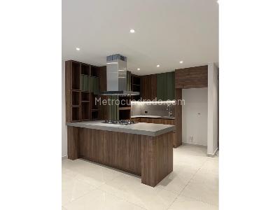 Casa de 5 alcobas en venta en Barro Blanco, Rionegro, 235 m² · foto 2 de 12