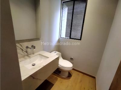 Apartamento de 2 alcobas en venta en Castropol, Medellín, 122 m² · foto 12 de 20