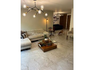 Apartamento en venta en El Poblado, Medellín · foto 2 de 13
