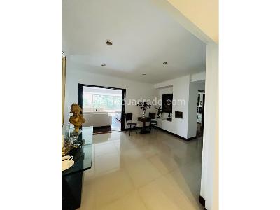 Apartamento de 4 alcobas en venta en Poblado San Lucas, Medellín, 450 m² · foto 9 de 20