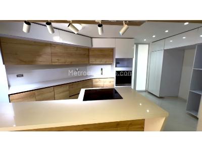 Casa de 4 alcobas en venta en Envigado, Envigado, 210 m² · foto 3 de 20