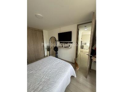 Apartamento de 3 alcobas en venta en Castropol, Medellín, 128 m² · foto 4 de 5