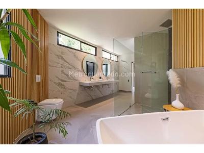 Casa de 5 alcobas en venta en El Poblado, Medellín, 2000 m² · foto 11 de 20