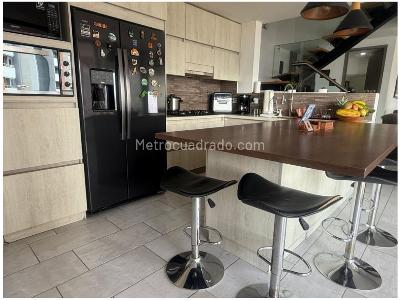 Apartamento de 3 alcobas en venta en El Esmeraldal, Envigado, 157 m² · foto 3 de 20