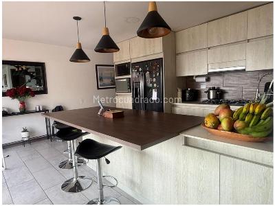 Apartamento de 3 alcobas en venta en El Esmeraldal, Envigado, 157 m² · foto 5 de 20