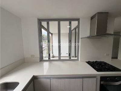 Apartamento de 3 alcobas en venta en Alto De Las Palmas, Medellín, 80 m² · foto 3 de 20
