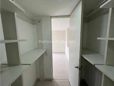 Apartamento de 3 alcobas en venta en Alto De Las Palmas, Medellín, 80 m² · foto 6 de 20
