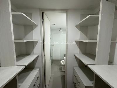 Apartamento de 3 alcobas en venta en Alto De Las Palmas, Medellín, 80 m² · foto 8 de 20