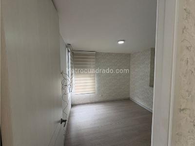 Apartamento de 3 alcobas en venta en Alto De Las Palmas, Medellín, 80 m² · foto 12 de 20