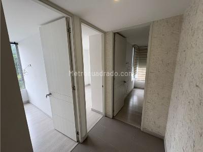 Apartamento de 3 alcobas en venta en Alto De Las Palmas, Medellín, 80 m² · foto 14 de 20