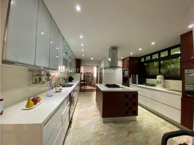 Casa de 5 alcobas en venta en Los Balsos, Medellín · foto 17 de 20