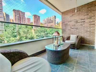 Apartamento de 3 alcobas en venta en Castropol, Medellín, 130 m² · foto 2 de 20