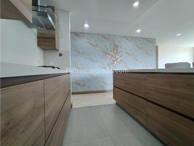 Apartamento de 3 alcobas en venta en Castropol, Medellín, 130 m² · foto 4 de 20