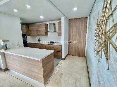 Apartamento de 3 alcobas en venta en Castropol, Medellín, 130 m² · foto 5 de 20