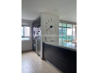 Apartamento de 3 alcobas en venta en El Poblado, Medellín, 139 m² · foto 2 de 14