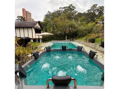 Casa de 5 alcobas en venta en El Poblado, Medellín, 2000 m² · foto 3 de 20