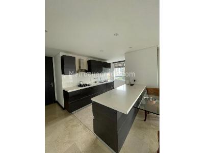 Apartamento de 3 alcobas en venta en El Poblado, Medellín, 138 m² · foto 9 de 20