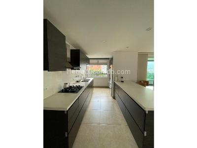 Apartamento de 3 alcobas en venta en El Poblado, Medellín, 138 m² · foto 10 de 20