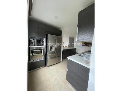 Apartamento de 3 alcobas en venta en El Poblado, Medellín, 138 m² · foto 11 de 20