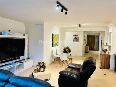 Apartamento en venta en El Poblado, Medellín · foto 10 de 14