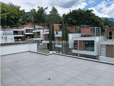 Casa de 3 alcobas en venta en El Esmeraldal, Envigado, 440 m² · foto 12 de 20