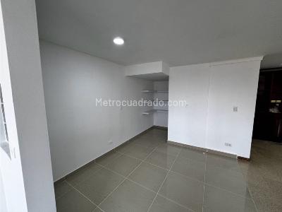 Apartamento de 3 alcobas en venta en Laureles, Medellín, 130 m² · foto 2 de 19
