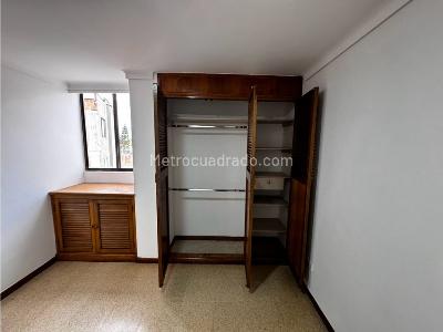 Apartamento de 3 alcobas en venta en Laureles, Medellín, 130 m² · foto 5 de 19