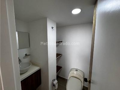 Apartamento de 3 alcobas en venta en Laureles, Medellín, 130 m² · foto 8 de 19