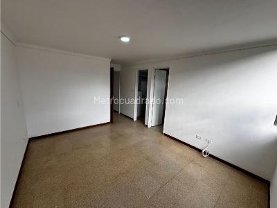 Apartamento de 3 alcobas en venta en Laureles, Medellín, 130 m² · foto 11 de 19