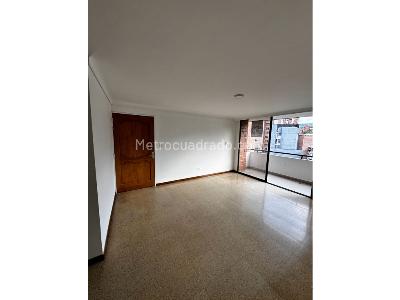 Apartamento de 3 alcobas en venta en Laureles, Medellín, 130 m² · foto 12 de 19