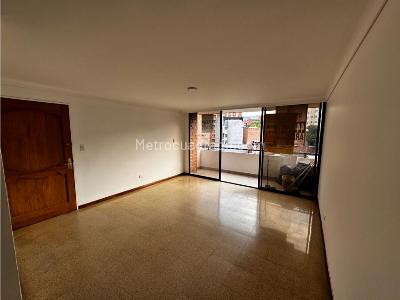 Apartamento de 3 alcobas en venta en Laureles, Medellín, 130 m² · foto 13 de 19