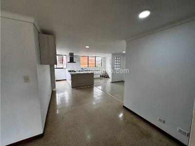 Apartamento de 3 alcobas en venta en Laureles, Medellín, 130 m² · foto 14 de 19