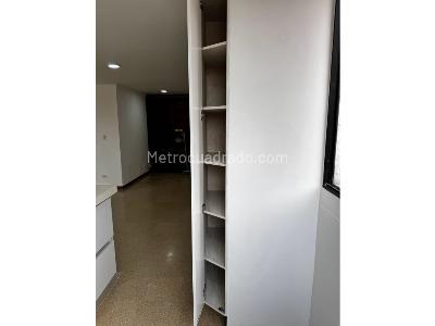 Apartamento de 3 alcobas en venta en Laureles, Medellín, 130 m² · foto 16 de 19