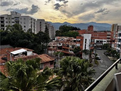 Apartamento de 3 alcobas en venta en Laureles, Medellín, 130 m² · foto 18 de 19