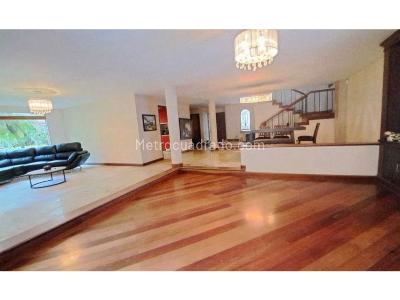 Casa de 5 alcobas en venta en El Poblado, Medellín, 344 m² · foto 3 de 20