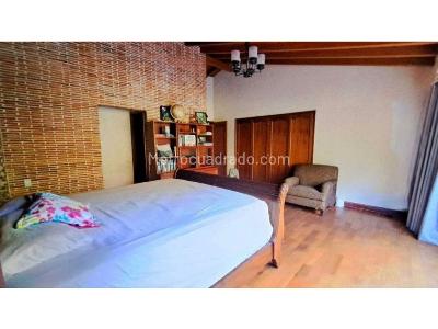 Casa de 5 alcobas en venta en El Poblado, Medellín, 344 m² · foto 10 de 20
