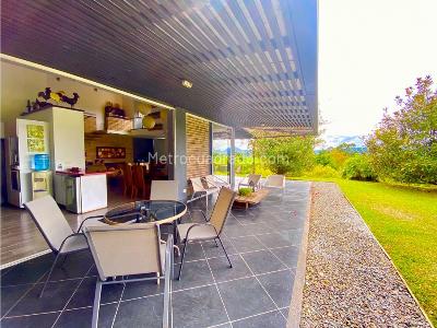Casa de 4 alcobas en venta en Ojo De Agua, Rionegro · foto 2 de 20