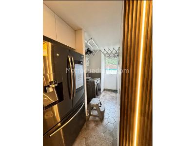 Apartamento de 2 alcobas en venta en Poblado El Campestre, Medellín, 69 m² · foto 5 de 14