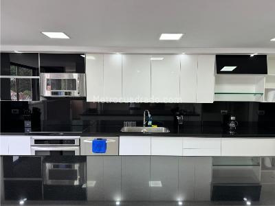 Apartamento de 3 alcobas en venta en El Poblado, Medellín, 240 m² · foto 3 de 20