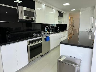 Apartamento de 3 alcobas en venta en El Poblado, Medellín, 240 m² · foto 7 de 20