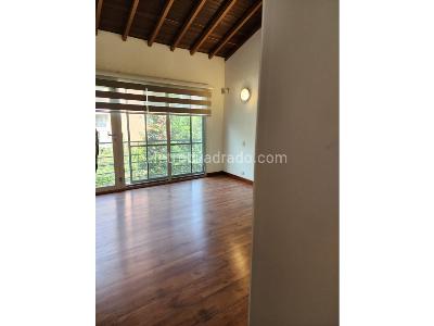 Casa de 5 alcobas en venta en El Chocho, Envigado, 370 m² · foto 18 de 20