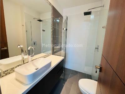 Apartamento de 2 alcobas en venta en El Poblado, Medellín, 88 m² · foto 6 de 20
