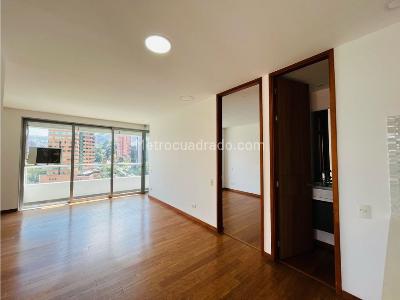 Apartamento de 2 alcobas en venta en El Poblado, Medellín, 88 m² · foto 9 de 20