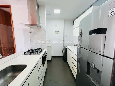 Apartamento de 2 alcobas en venta en El Poblado, Medellín, 88 m² · foto 13 de 20