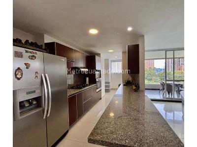Apartamento de 2 alcobas en venta en El Poblado, Medellín, 146 m² · foto 12 de 15