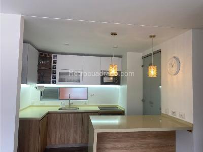 Apartamento de 2 alcobas en venta en Sabaneta, Sabaneta, 106 m² · foto 3 de 17